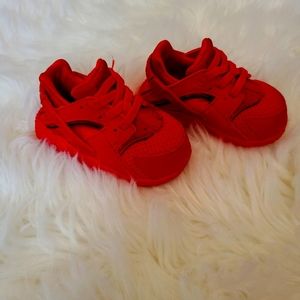 Gently worn Toddler Nike Huarache